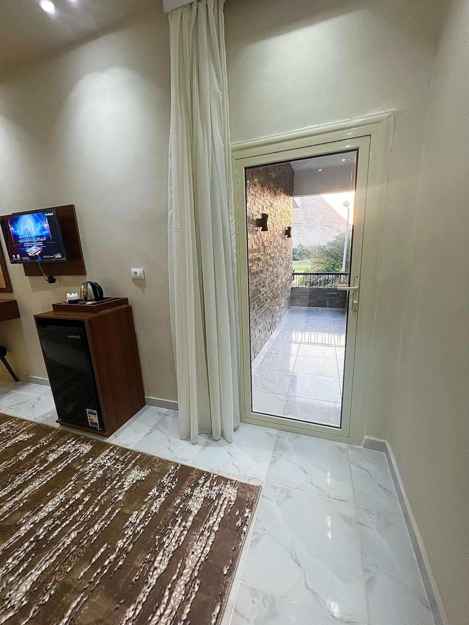 New Glamour Pyramids Hotel Kafrat al Jabal Exterior photo