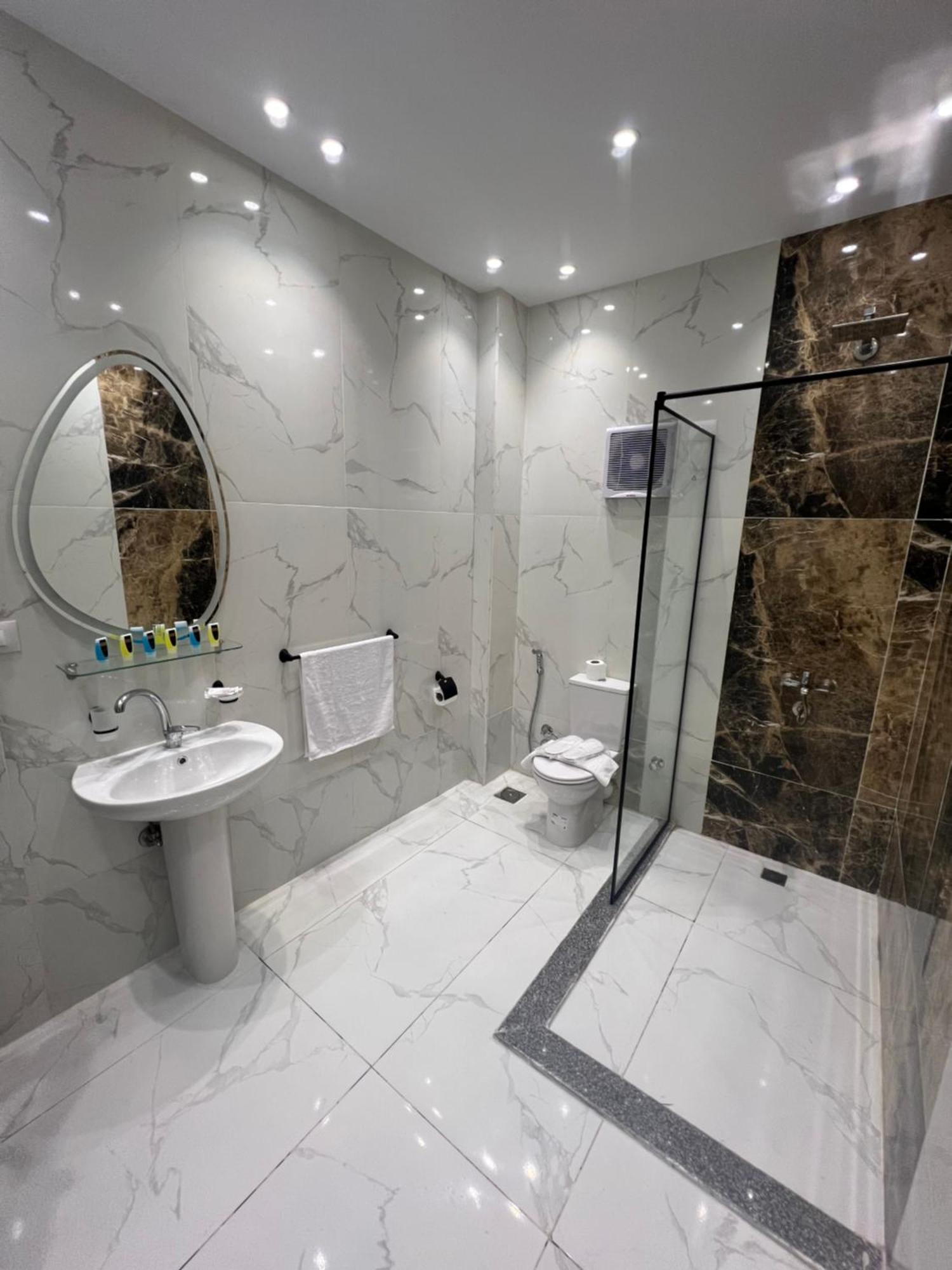 New Glamour Pyramids Hotel Kafrat al Jabal Exterior photo